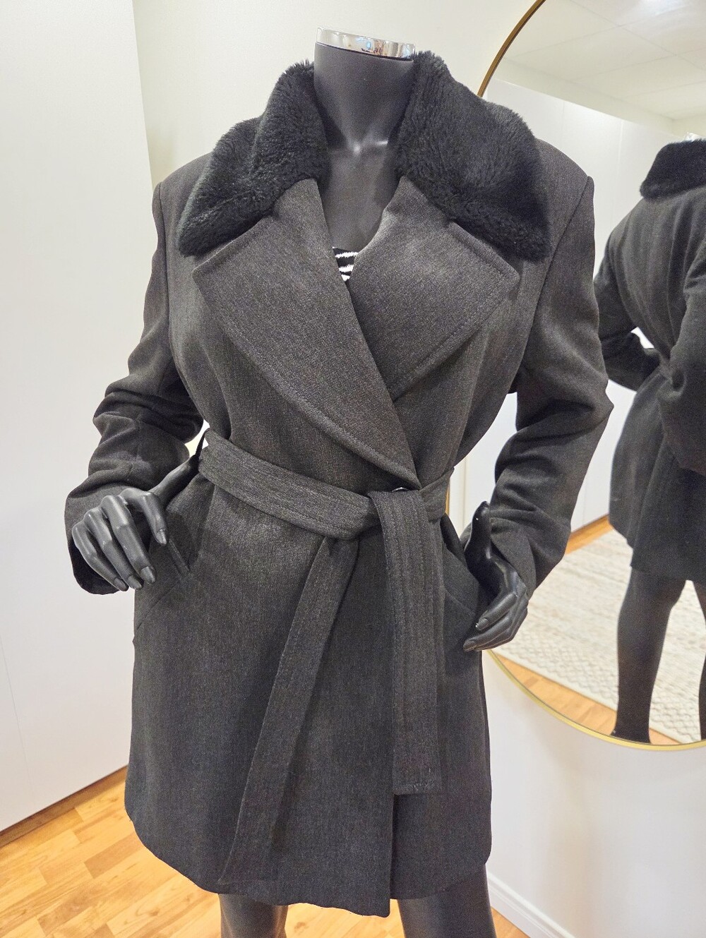 Vintage Belted MEXX Coat | Faux Fur Collar | Charcoal Gray | EU 40 | Y2K - 2000s